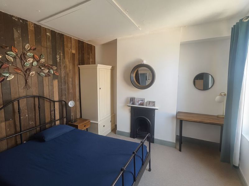 Photo 8- click for photo gallery